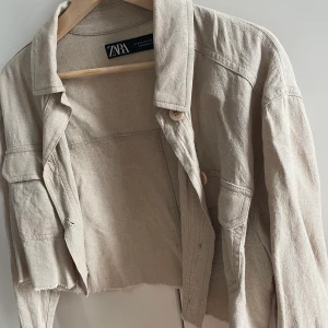 Zara jacka  - Jätte fin sommar jacka/skjorta från Zara storlek M