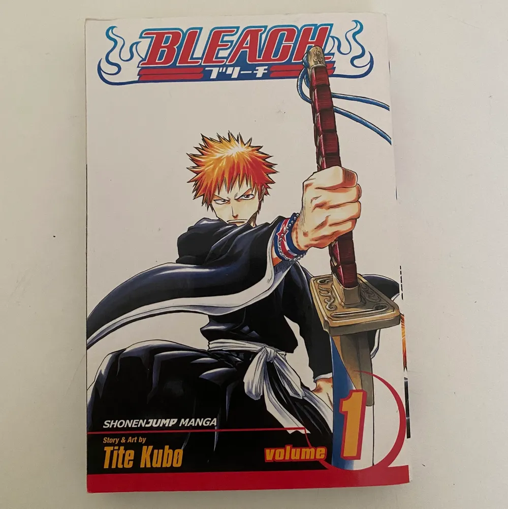 Säljer den här manga boken som heter ”Bleach” av författaren Tite Kubo, det är volym 1 så perfekt om man velat börja läsa den   *TRYCK INTE PÅ ”Buy” KNAPPEN* Har ingen bankid kopplad så kan ej få din betalning! . Övrigt.