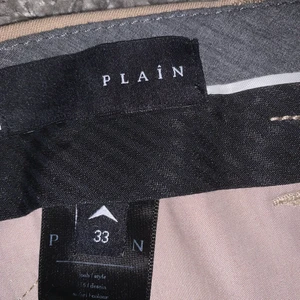 Chinos från Plain i storlek 33 - Säljer mina chinos från Plain i storlek 33 Använda 2 gånger och i ett mycket bra skick 