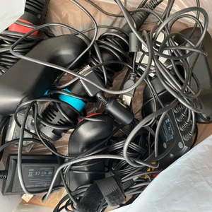 Buzz kontroller + Singstar mickar  - Sladdar och kontroller för Singstar mickar (PS2) och buzz kontroller (ps2)