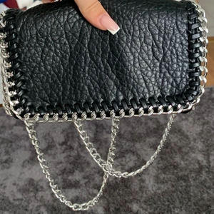 Liten tiamo väska - Äkta tiamo väska i super skick! Knappt använd. Köp direkt för 250kr☺️