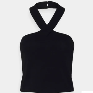 Halsterneck  - Helt oanvänd. Prislappen kvar. Storlek S är slutsåld. Kan mötas men annars står köparen för frakt 