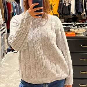 Stickad tröja - Stickad tröja i fin grå färg! 