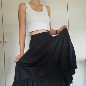 Carin Wester kjol - Lång kjol från Carin Wester, aldrig använd. Skönt luftigt material.  Storlek: 34/Xs/S Märke: Carin Wester