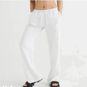 Linnebyxor - Säljer likadana linnebyxor från hm i storlek M. 