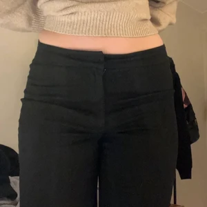 Kostymbyxor  - Jättefina lowwaisted kostymbyxor!!💕perfekt i längden för mig som är 165