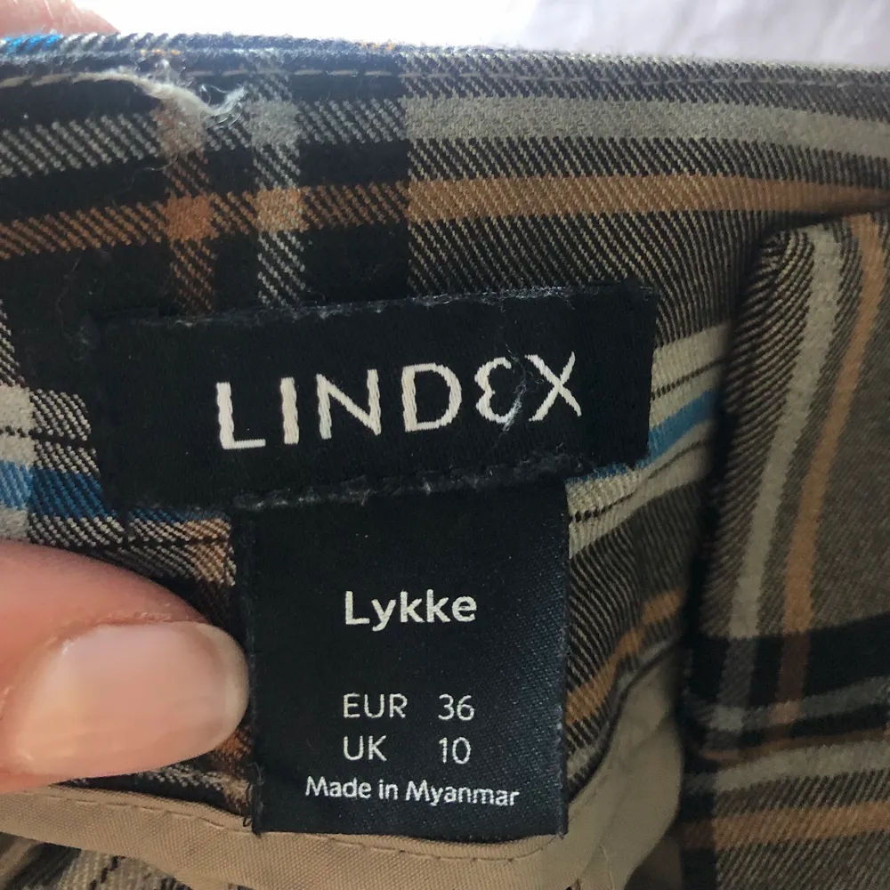 Lindex rutiga kostymbyxor -Lykke  Storlek 36. Jeans & Byxor.