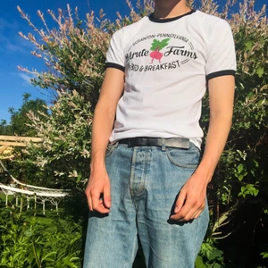 Ringer Tee - Ringer Tee med tryck från The Office. Helt ny och aldrig använd. Jag säljer den eftersom den är lite får liten för mig som är 181 cm lång.