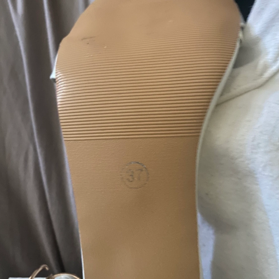 Helt nya vita klackar  - 91