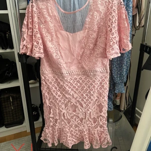 Festklänning  - Helt ny oanvänd festklänning 