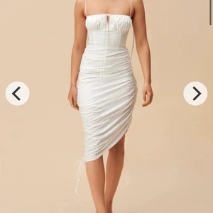 Adoore - Adoore klänning storlek 42 använd 1 gång så är som ny 