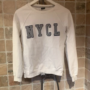 Sweatshirt XS - Vit sweatshirt i stl XS