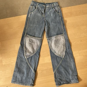Humana jeans - Skitcoola jeans köpta på Humana, buda fr 200 Innerbenslängd 73 midja 70