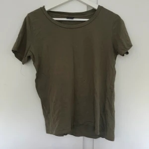 T shirt - Fint skick