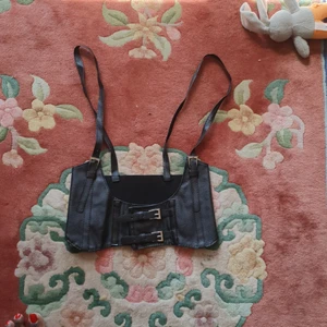 En super fin krotchet belt - I mycket bra skick och passar xxs_ m och matcherar med allt 