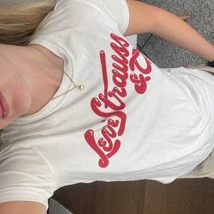 Levi’s t-shirt  - As ball tröja ifrån Levi’s😍 passar även en S