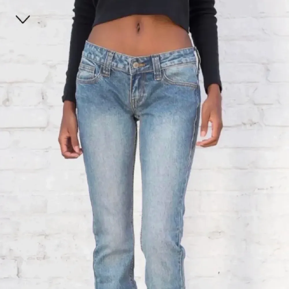 säljer vidare dessa jeans då dom var för små för mig<3i modellen kyile . Jeans & Byxor.