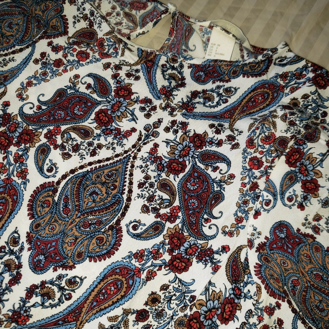 T-shirt/blus med mönster - 90