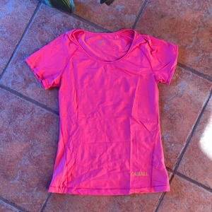 Träningstshirt Casall  - T-shirt från Casall för träning