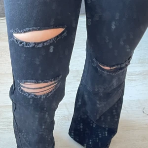 Widejeans  - Säljer domma jeansen för dom sitter ej bra på mig och lite små har aldrig använt dom
