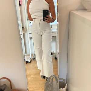 Vita zara jeans - Vita raka, lite kortare modell