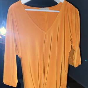 Fin orange/brons tröja i perfekt skick