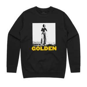 Supersnygg sweatshirt från Harry Styles egna merch. Tröjan i släpptes i samband med att låten Golden släpptes💫  Helt oanvänd och går inte att få tag på längre. För frågor eller fler bilder är det bara att skicka ett meddelande!