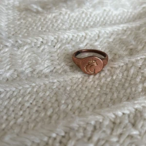 En ring - En snygg ring ifrån shein 