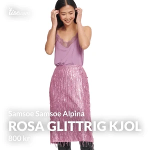 Rosa glittrig kjol  - 💗 Dags att säga farväl till min älskling! Rensar ur hemma och denna pärlan kommer tyvärr inte till så mycket användning längre. Nypris 1500kr, storlek S skulle även passa M. Använd 3 gånger. Är flexibel med priset, köparen står för frakten. 💗