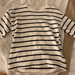 Zara tröja  - Säljer denna zara tröja pga att den inte kommer till andvänding 💗 andvänd fåtal ggr💗 