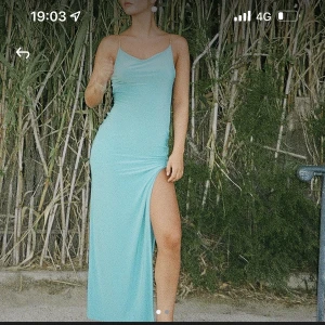 Helt oanvända klänningar - Säljer dessa då de ej satt bra på mig.   150kr  st