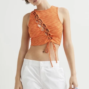 H&M topp - Storlek S liten i storlek. Oanvänd med lapparna kvar 