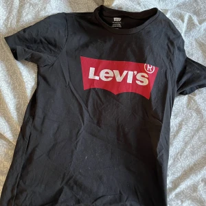 Levis tröja  - Levis tröja i storlek xs i fint skick 