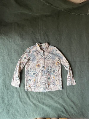 Mönstrad skjorta - Mönstrad skjorta från other stories