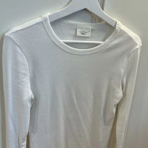 Vit tröja  - Helt ny tröja från Gina tricot som inte är andvänd❤️‍🔥❤️‍🔥
