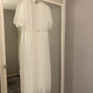 Strandklänning - Strandklänning köpt från sellpy i storlek S, aldrig använd.