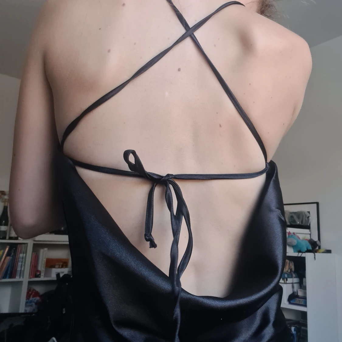 Klänning med cowl neck - 91