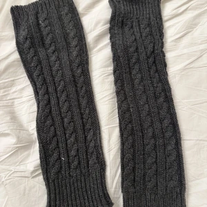 Ben värmare - Ben värmare som är lite tjockare och gråa 