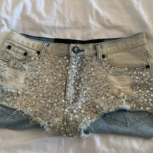 Glitter shorts  - Väldigt söta shorts som jag köpt från Sellpy