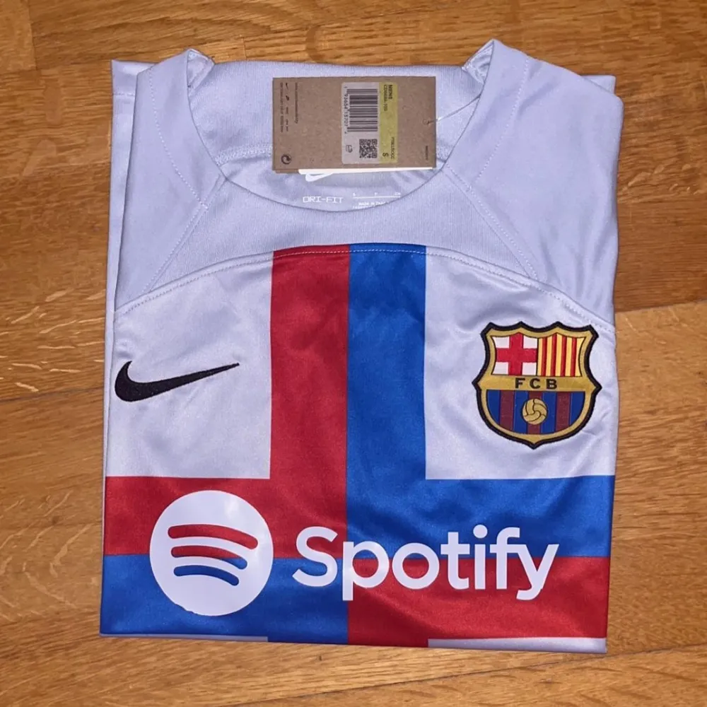 Barcelona T-Shirt helt ny bra kvalitet. Pris kan diskuteras . T-shirts.