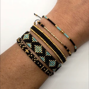 Miyuki armband  - Säljer handemade armband/ringar i olika storlekar, färger och modeller. Kunden kan välja själv vilken färg eller design hen vill ha vi kan även skicka bilder på färdiga produkter, priserna varierar. Skriv vid intresse köparen står för frakten. 