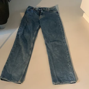 Monki jeans  - Bra skick men använda ett antal gånger!  Strl 36! Rak modell 