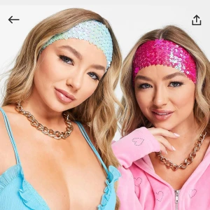 Paljett hårband - Säljer dessa 4 hårband i grön, orange, rosa och ljusblå! Perfekt till vardags men även halloween! Köp alla för 200 + frakt eller 2 styck för 100 + frakt💗💙💚🧡 köpt för 179 kr styck per paket