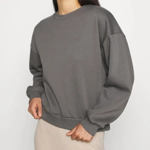 Sweatshirt  - Skön sweatshirt från Gina Tricot💗 knappt använd. Nypris 249 kr 
