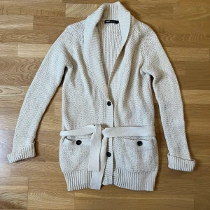 Filipppa k kofta! - Mysig och mjuk Filippa k kofta i storlek S.  Längd: 80 cm