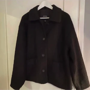 Kappa monki - Svart kappa från monki i stl S, 500+frakt (lånad bild) lite nopprig men kan skicka bilder på det