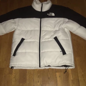 The North face jacka puffer - L storlek används två gånger 