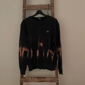 champion sweatshirt - champion sweatshirt som jag blekt själv. 8/10 skick