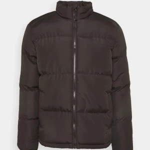 Bravo Soul jacka M - Brun jacka helt oanvänd. Säljs för den är för liten.