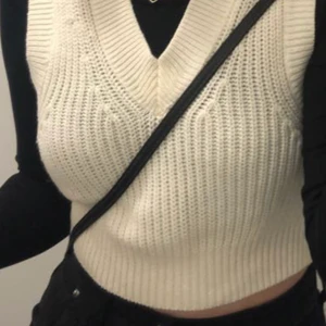 Vit stickad väst - Super fin och söt väst från h&m 